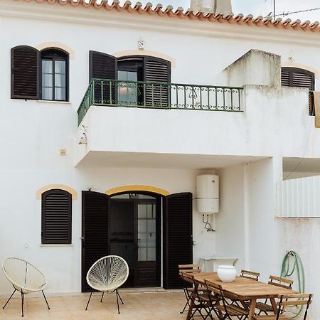 Altura Beach Villa By Gt House Bagian luar foto
