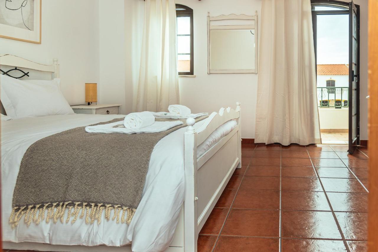 Altura Beach Villa By Gt House Bagian luar foto